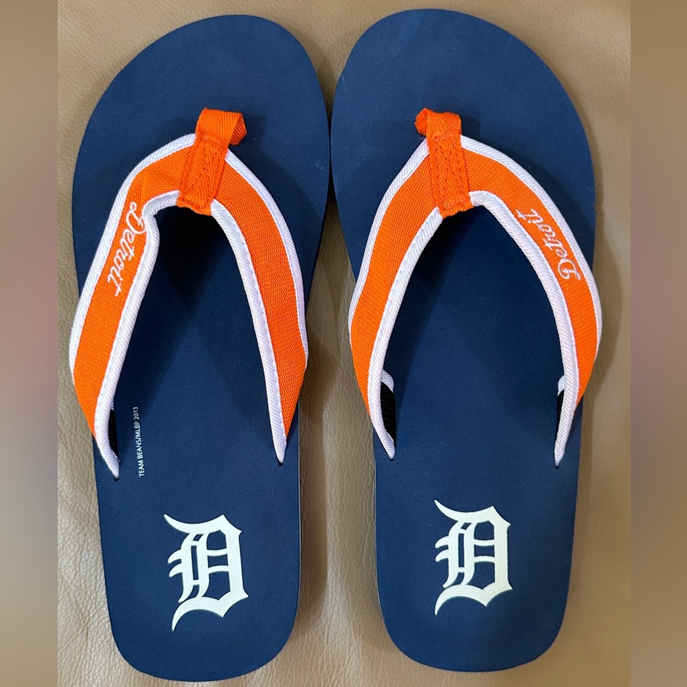 Detroit Tigers Sandals Flip Flops Blue Orange Size 12 new w/o tags